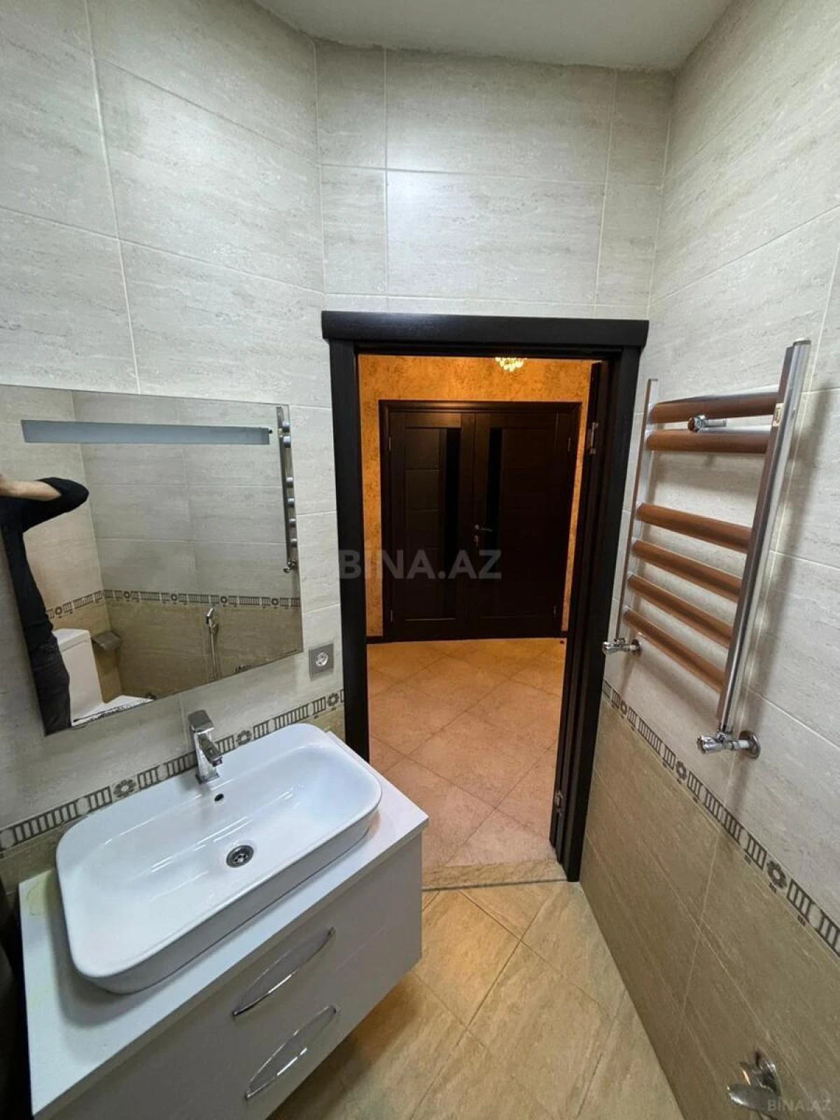 Kirayə verilir 3 otaqlı mənzil 118 m²