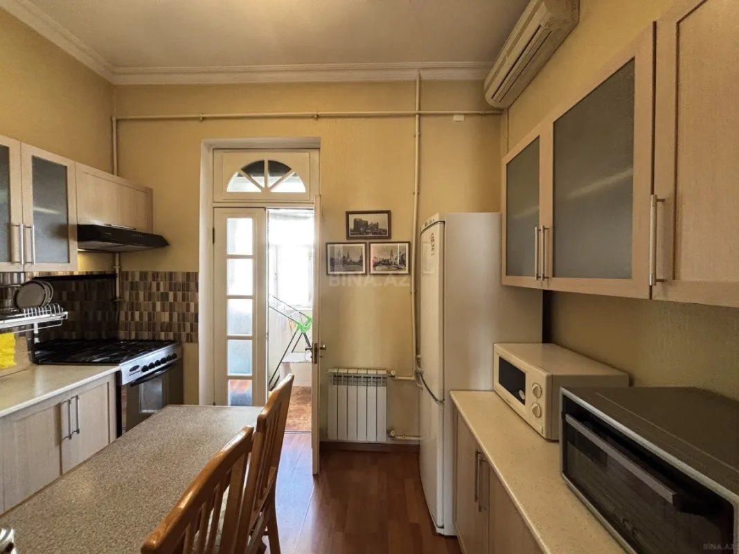 Kirayə verilir 2 otaqlı mənzil 65 m²