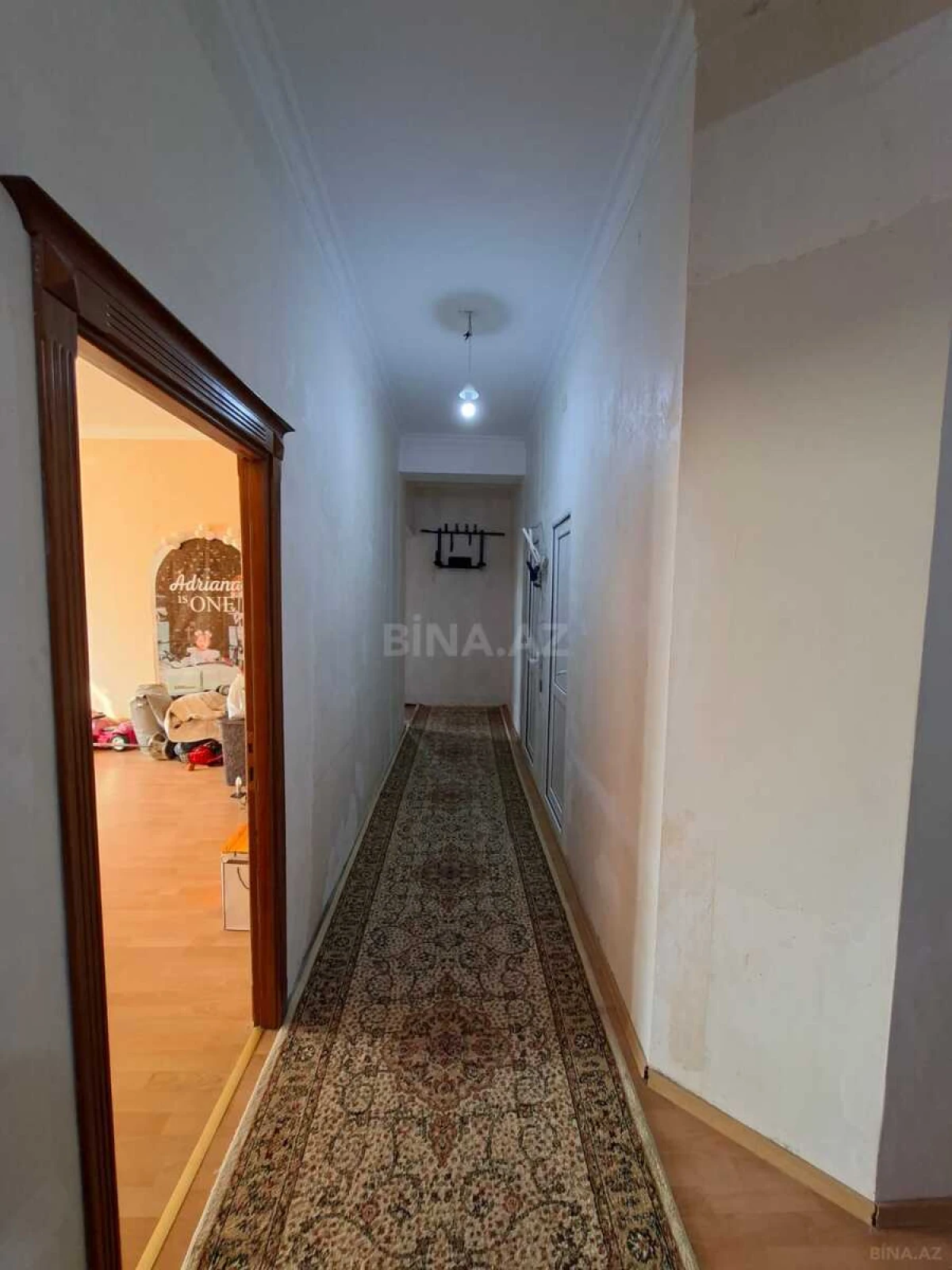 Satılır 3 otaqlı mənzil 145 m²