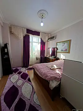 Satılır 3 otaqlı mənzil 145 m²