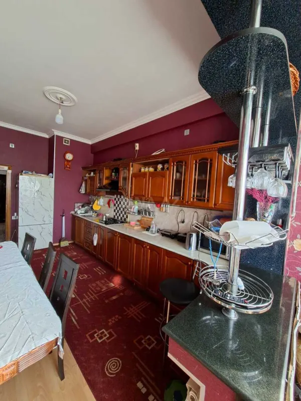 Satılır 3 otaqlı mənzil 145 m²