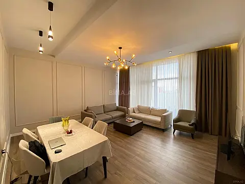 Satılır 5 otaqlı həyət evi 190 m²