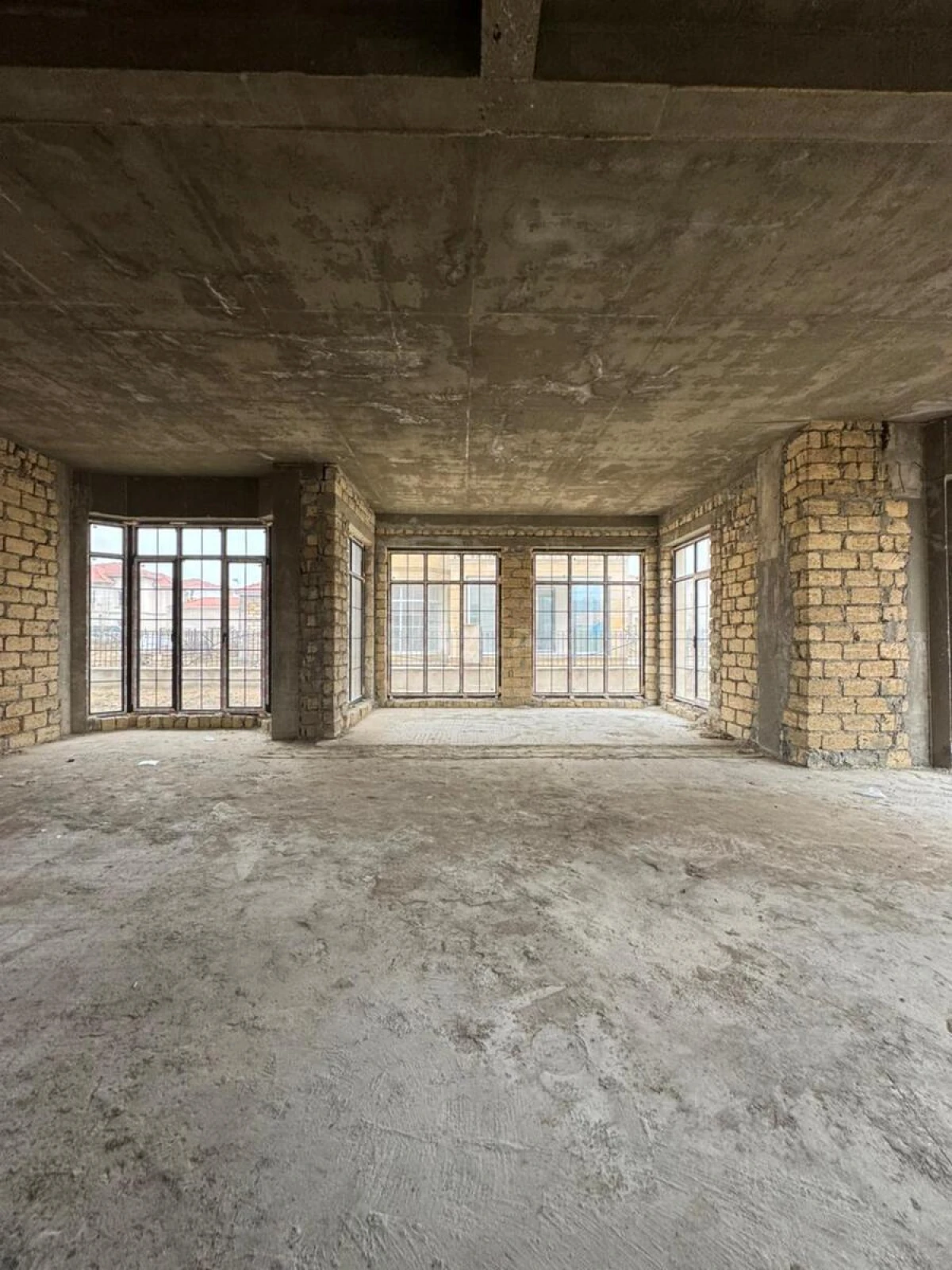 Satılır 6 otaqlı həyət evi 480 m²