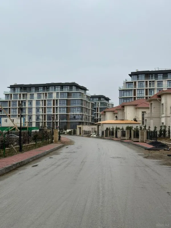 Satılır 6 otaqlı həyət evi 480 m²