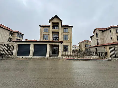 Satılır 6 otaqlı həyət evi 480 m²