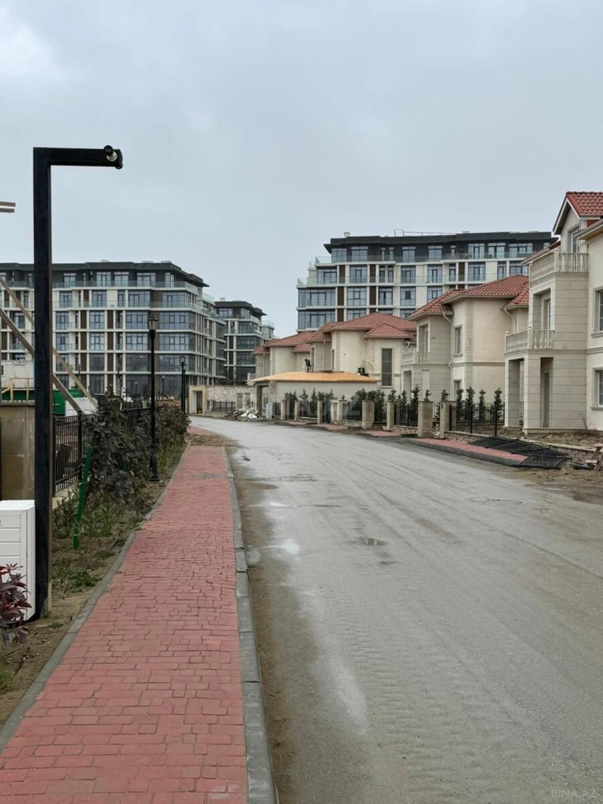 Satılır 6 otaqlı həyət evi 480 m²