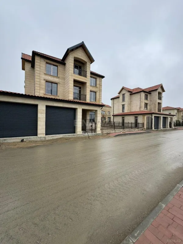 Satılır 6 otaqlı həyət evi 480 m²