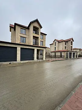 Satılır 6 otaqlı həyət evi 480 m²