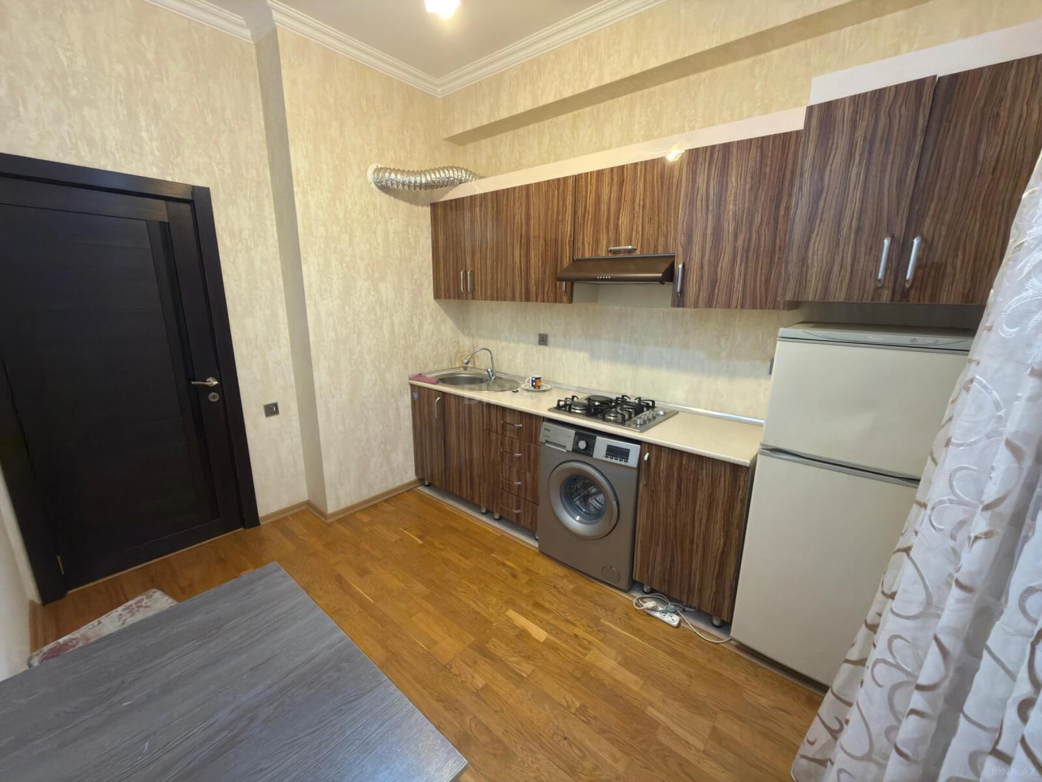 Satılır 2 otaqlı mənzil 62 m²
