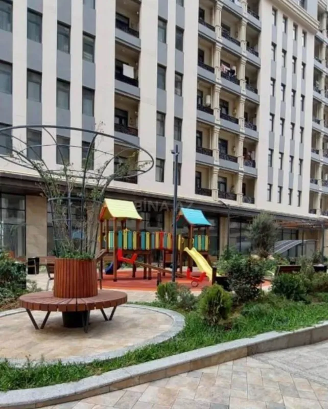 Satılır 3 otaqlı mənzil 126 m²
