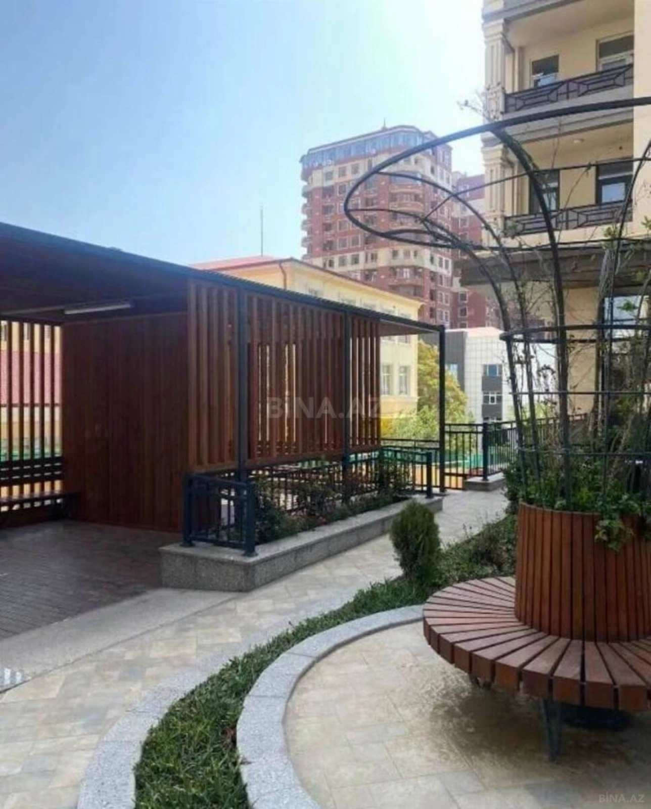 Satılır 3 otaqlı mənzil 126 m²