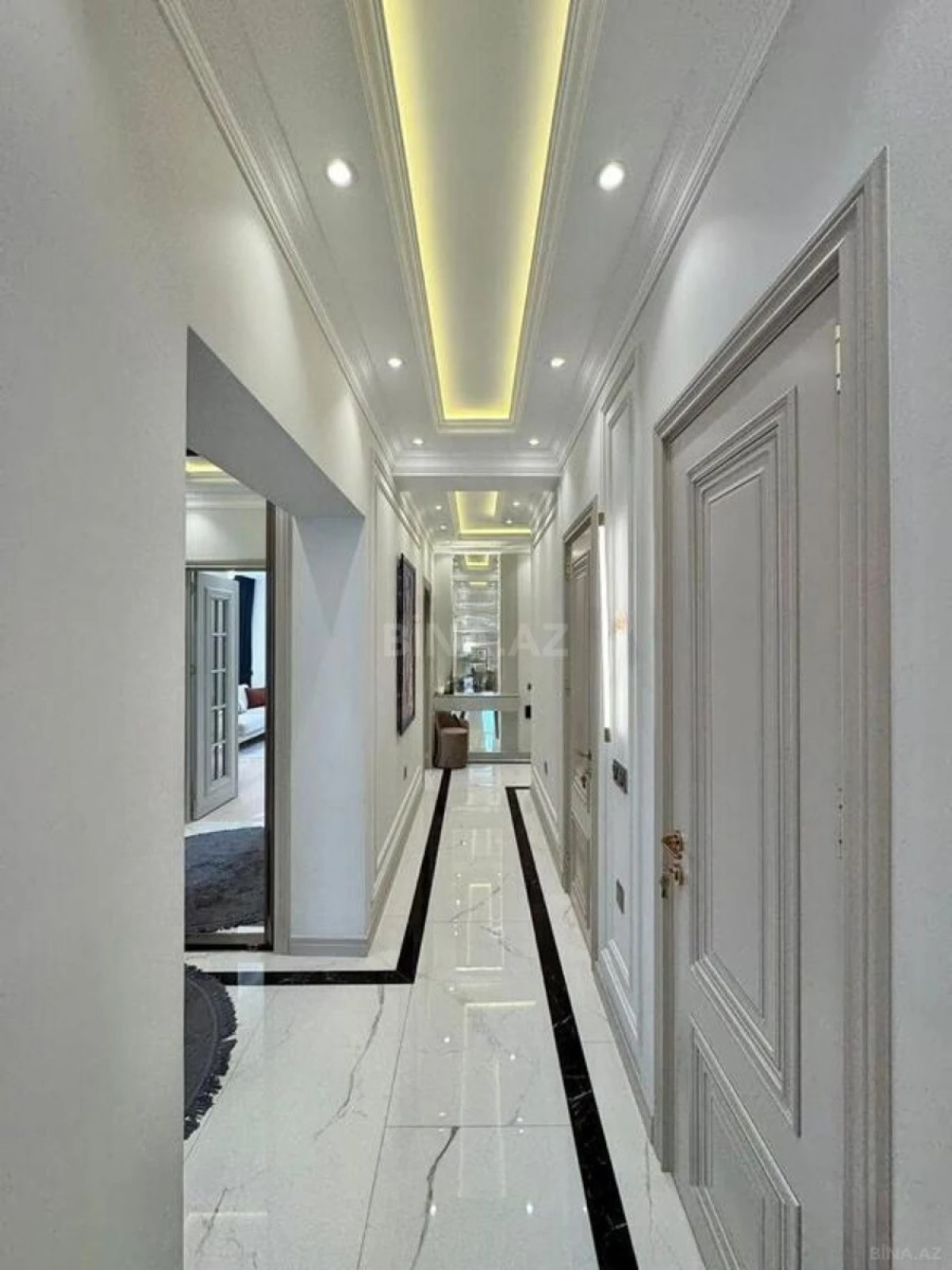Satılır 3 otaqlı mənzil 126 m²