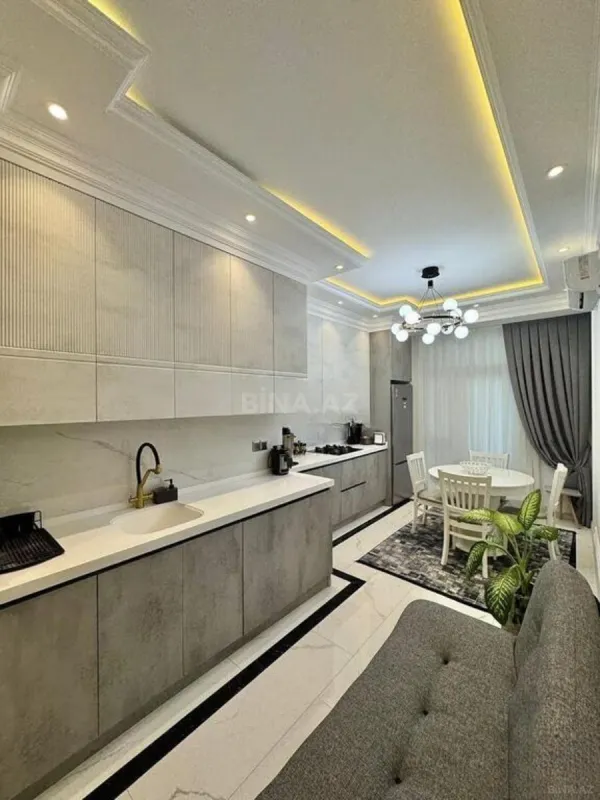 Satılır 3 otaqlı mənzil 126 m²