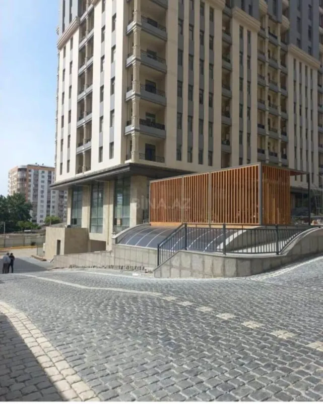 Satılır 3 otaqlı mənzil 126 m²