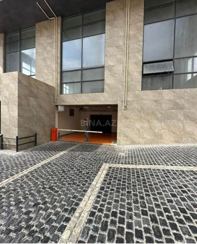 Satılır 3 otaqlı mənzil 126 m²