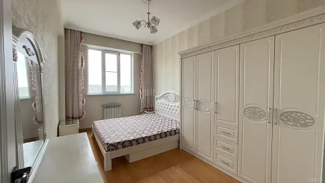 Kirayə verilir 2 otaqlı mənzil 65 m²