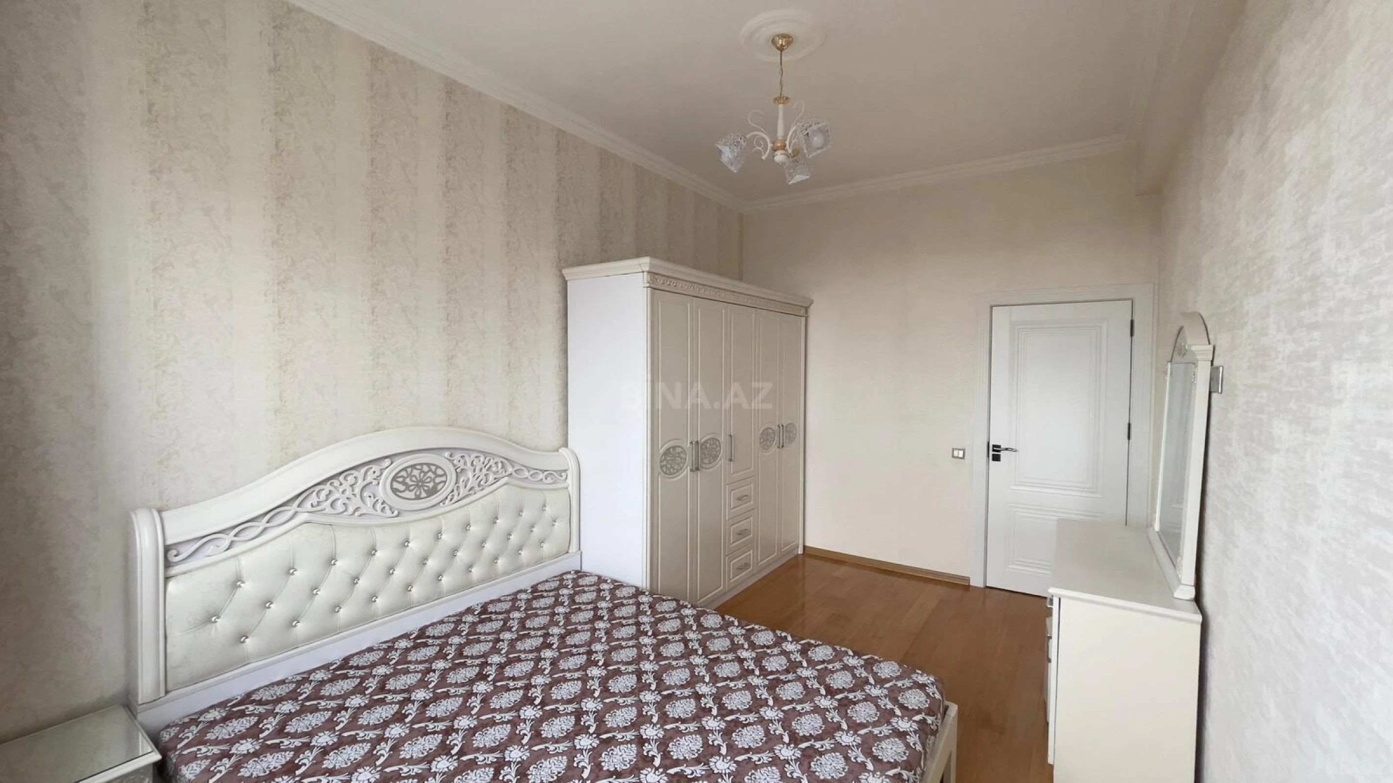 Kirayə verilir 2 otaqlı mənzil 65 m²