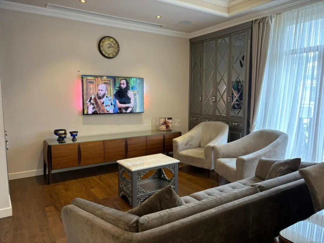 Kirayə verilir 3 otaqlı mənzil 115 m²