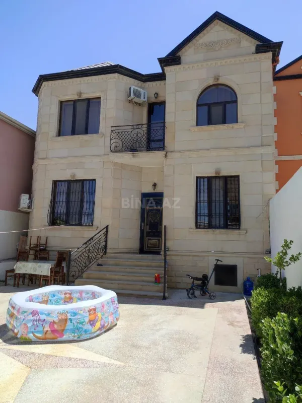 Satılır 5 otaqlı həyət evi 140 m²