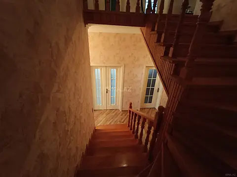 Satılır 5 otaqlı həyət evi 140 m²