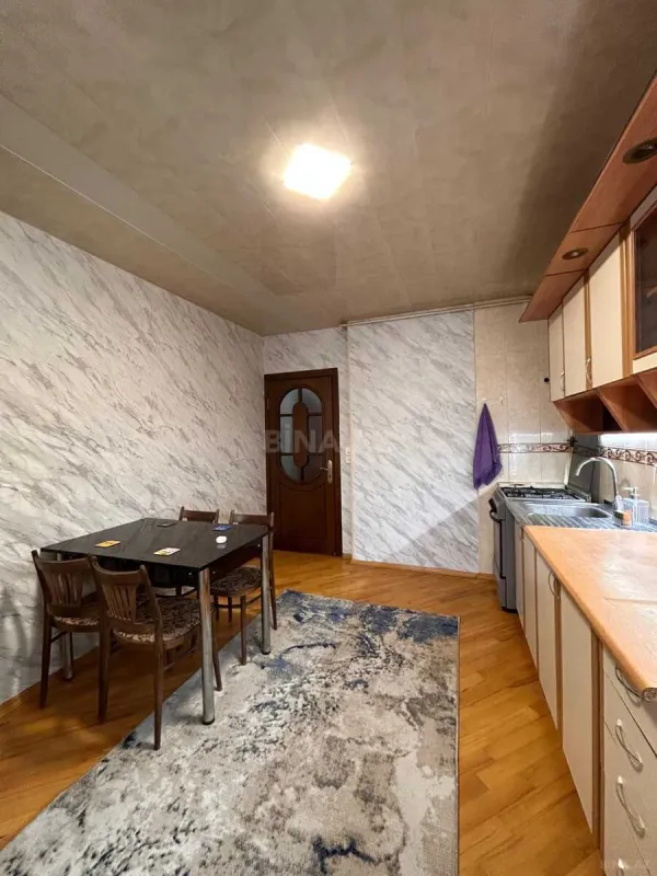 Kirayə verilir 2 otaqlı mənzil 80 m²