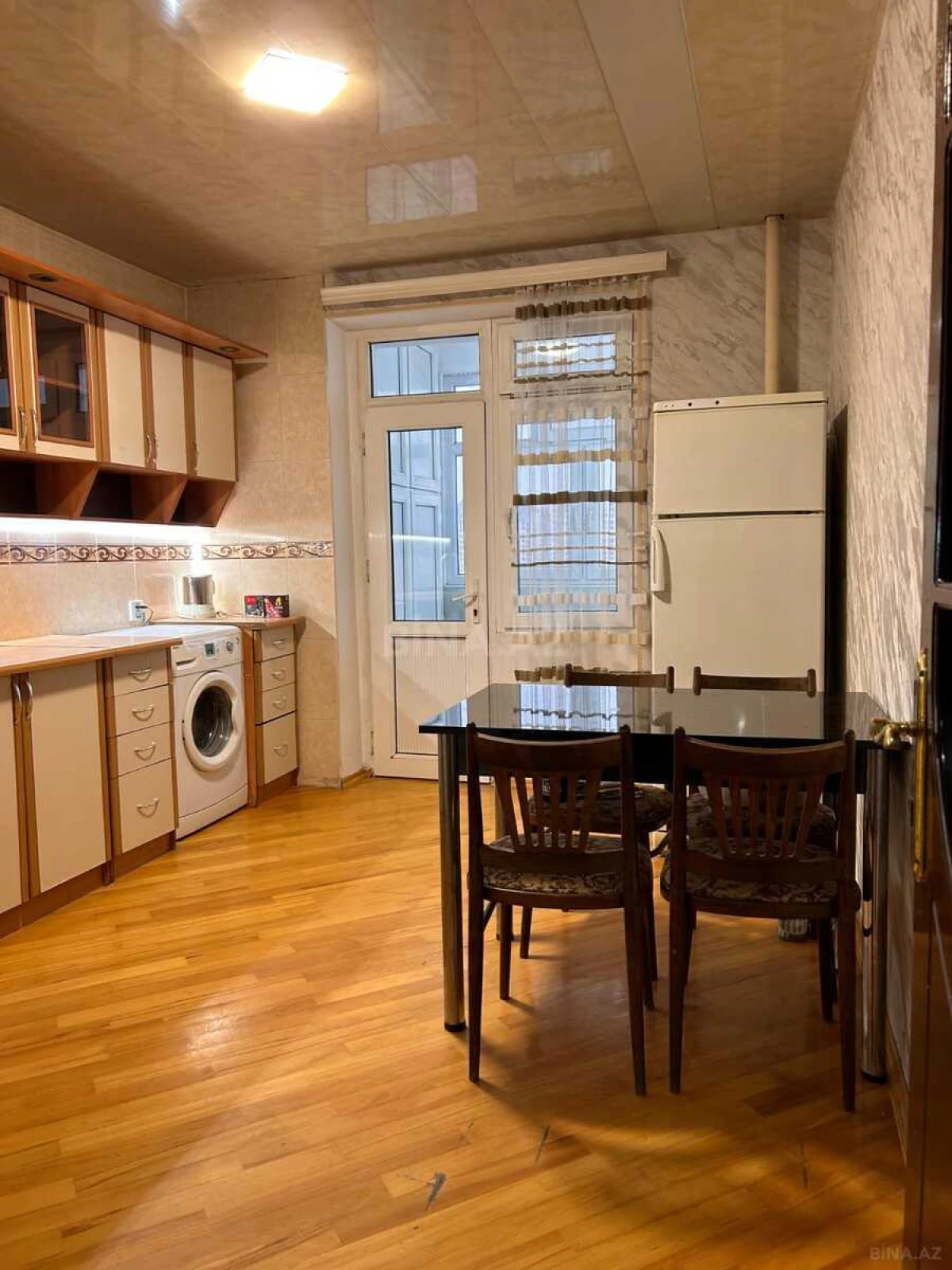 Kirayə verilir 2 otaqlı mənzil 80 m²