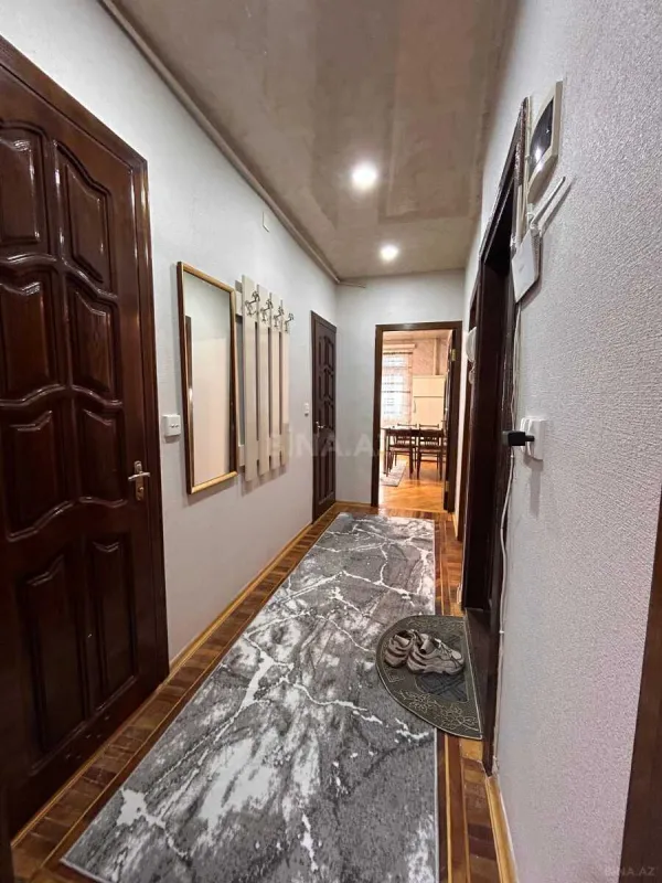 Kirayə verilir 2 otaqlı mənzil 80 m²