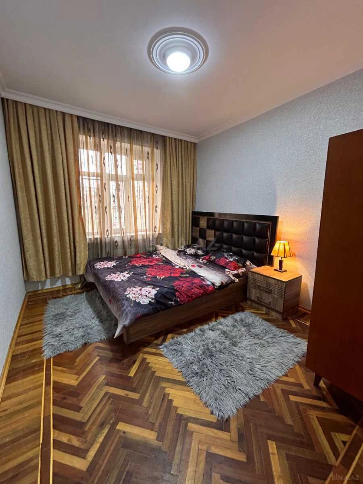 Kirayə verilir 2 otaqlı mənzil 80 m²