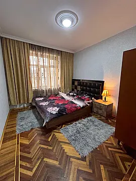 Kirayə verilir 2 otaqlı mənzil 80 m²