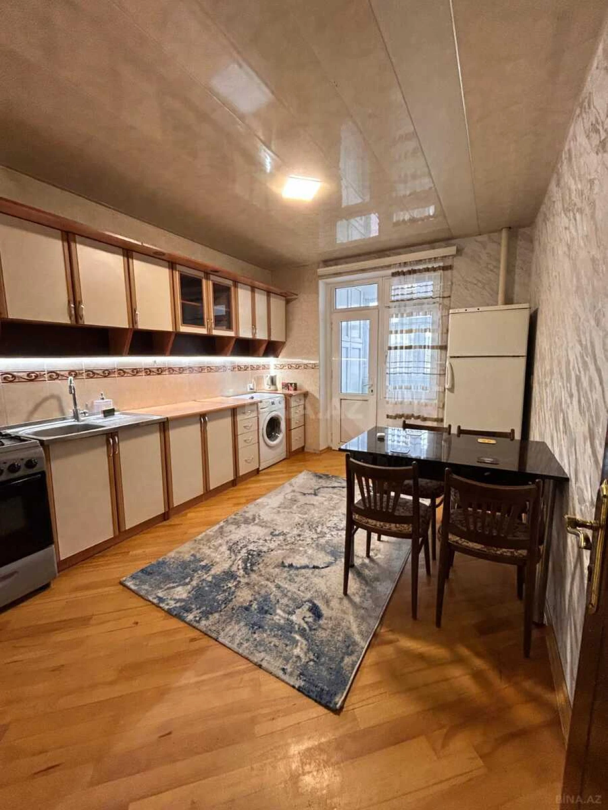 Kirayə verilir 2 otaqlı mənzil 80 m²