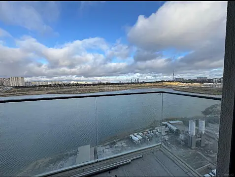 Satılır 4 otaqlı mənzil 120 m²