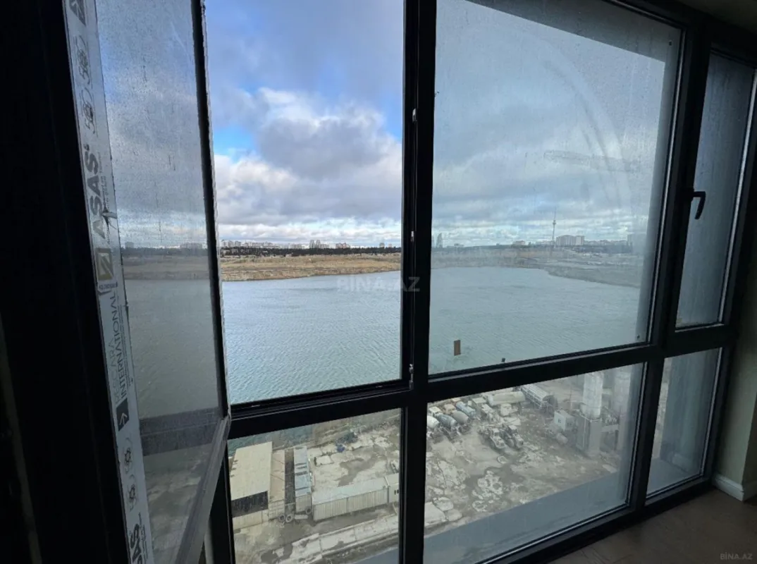 Satılır 4 otaqlı mənzil 120 m²