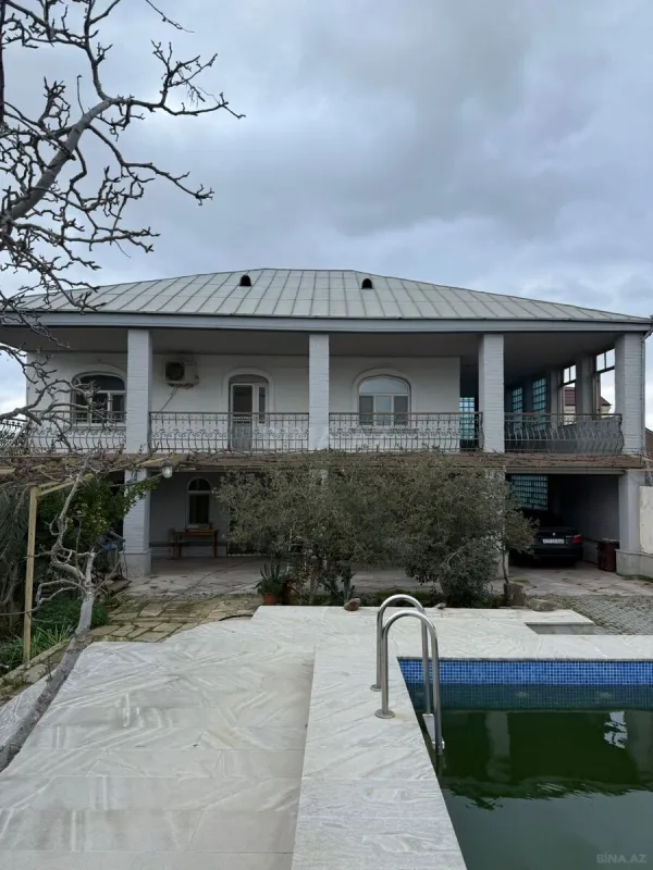Satılır 7 otaqlı həyət evi 350 m²