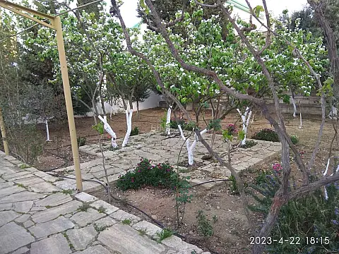 Satılır 7 otaqlı həyət evi 350 m²