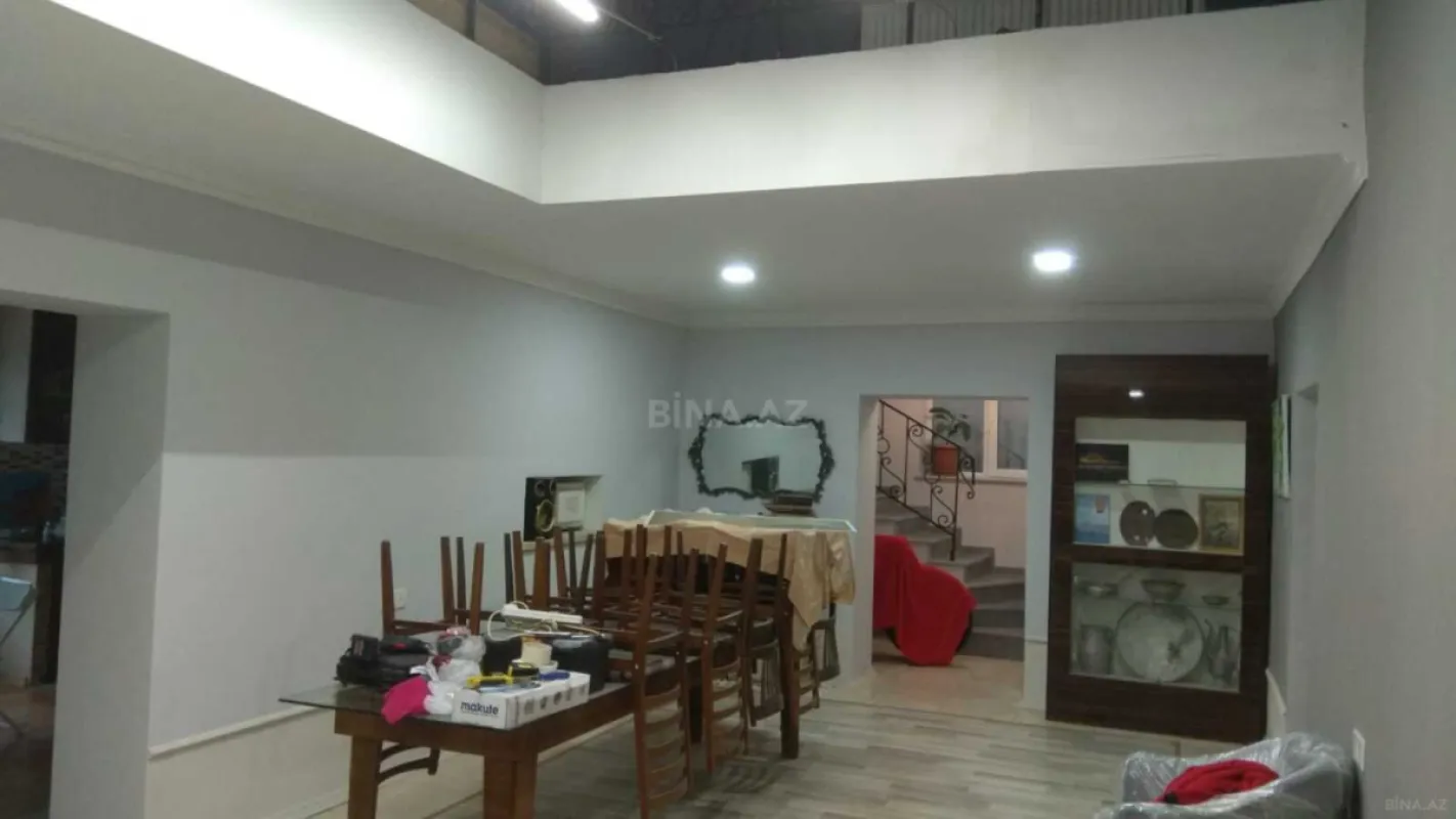 Satılır 7 otaqlı həyət evi 350 m²