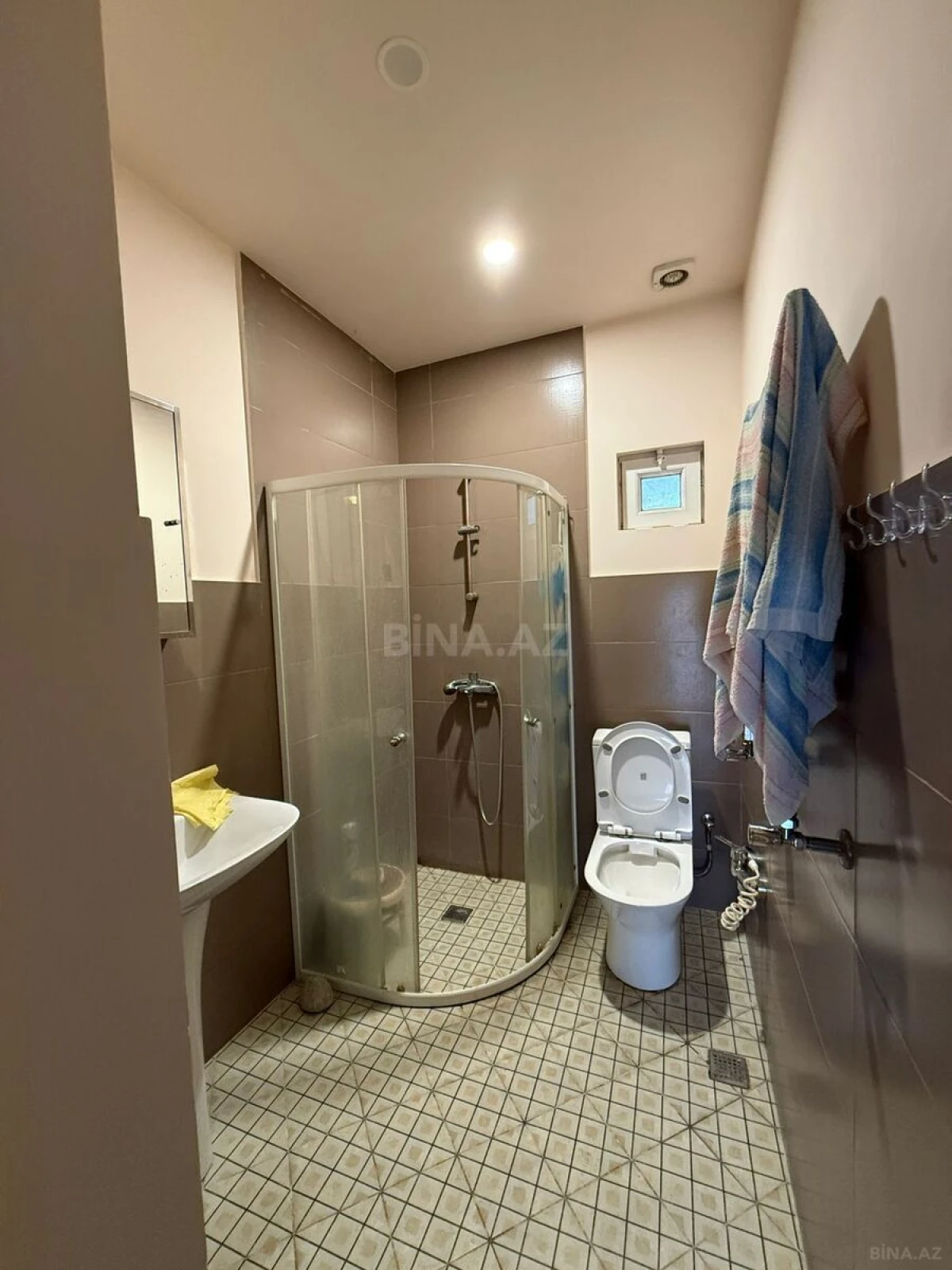 Satılır 7 otaqlı həyət evi 350 m²