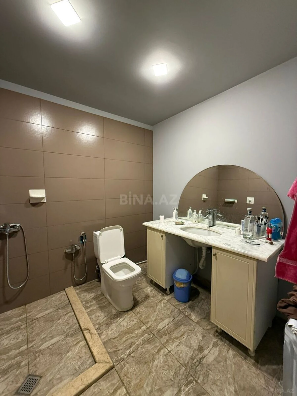 Satılır 7 otaqlı həyət evi 350 m²