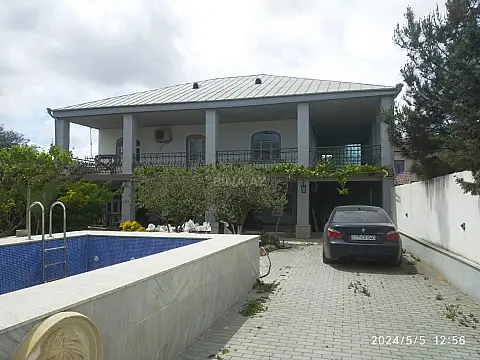 Satılır 7 otaqlı həyət evi 350 m²