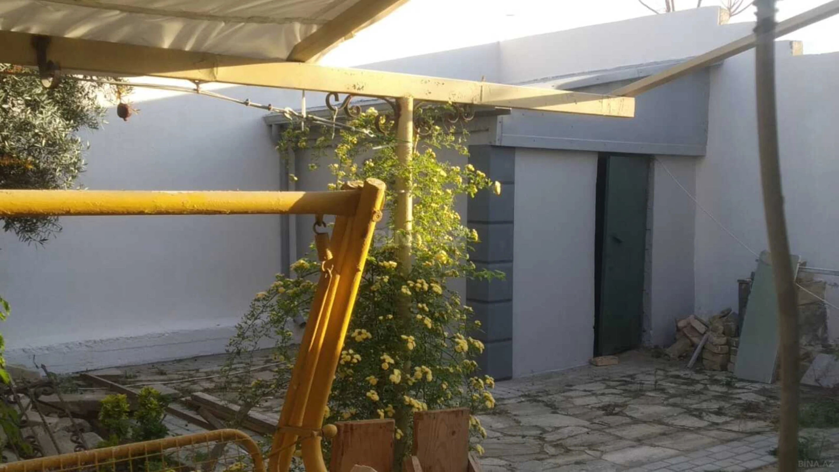 Satılır 7 otaqlı həyət evi 350 m²