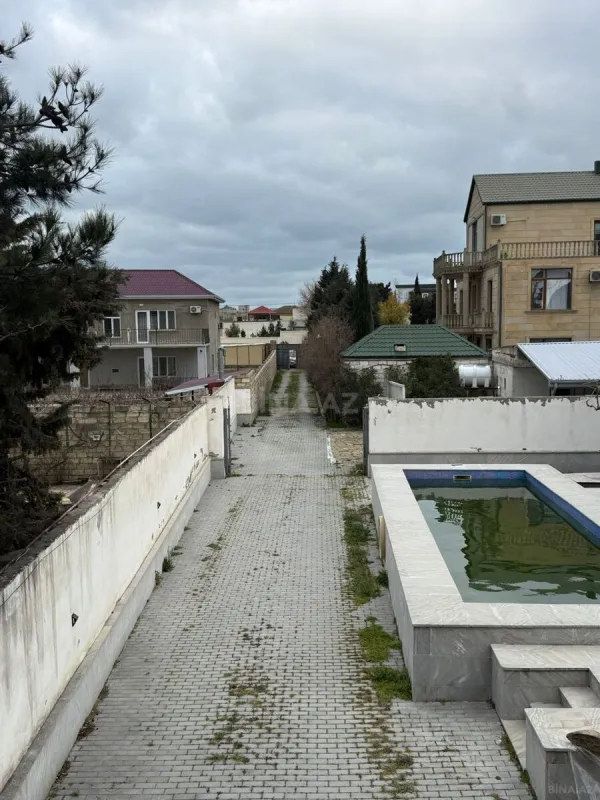 Satılır 7 otaqlı həyət evi 350 m²
