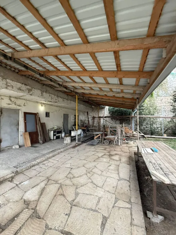 Satılır 7 otaqlı həyət evi 350 m²