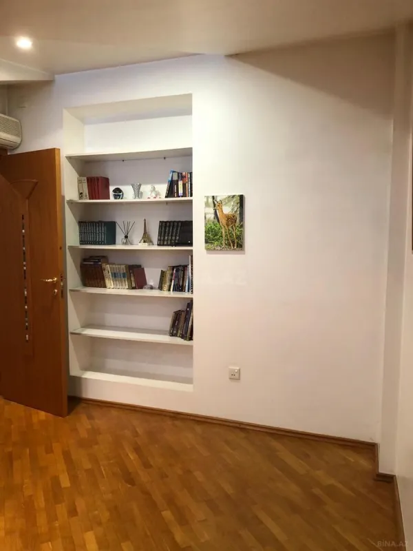 Kirayə verilir 2 otaqlı mənzil 65 m²