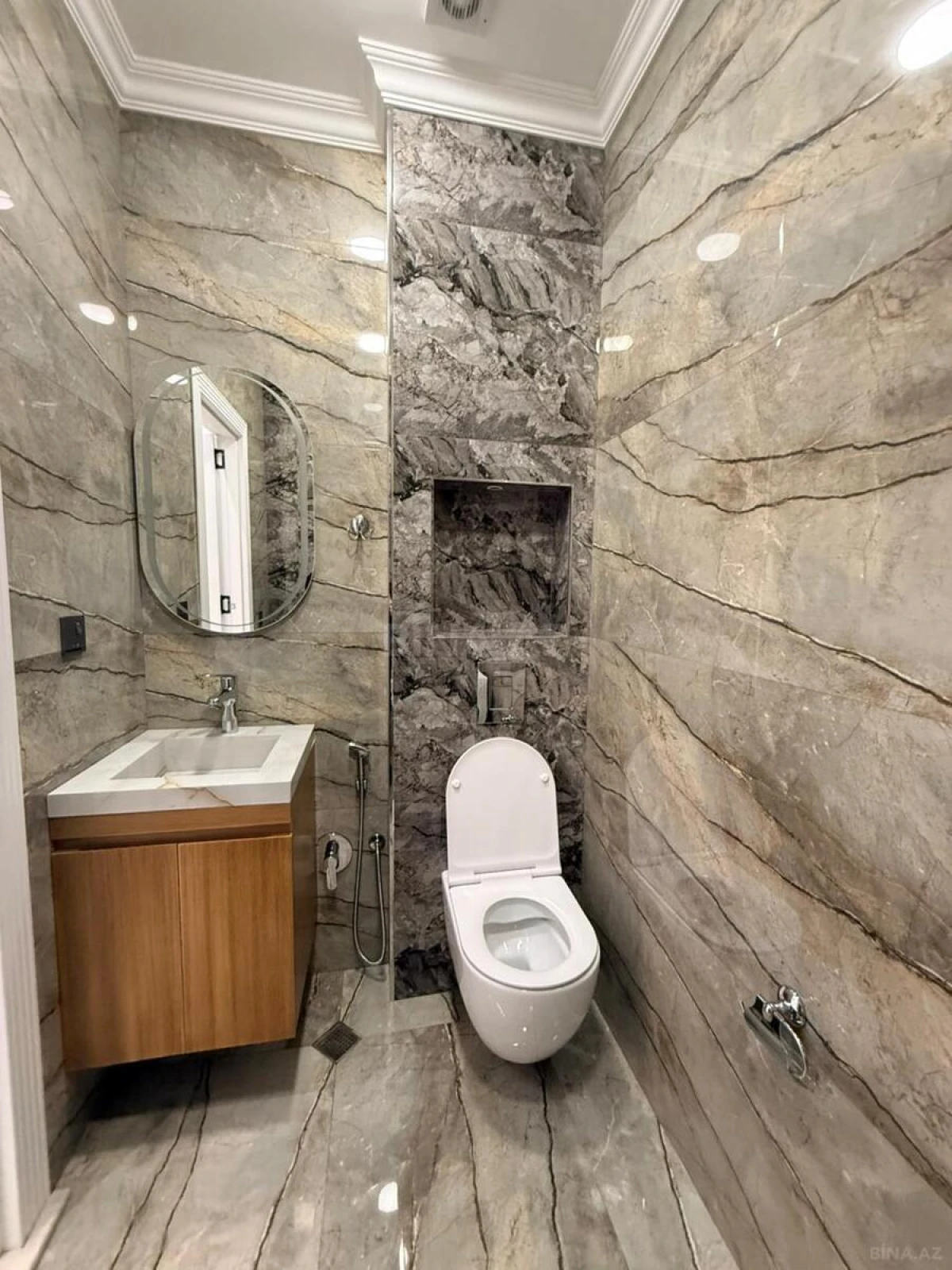 Kirayə verilir 3 otaqlı mənzil 147 m²