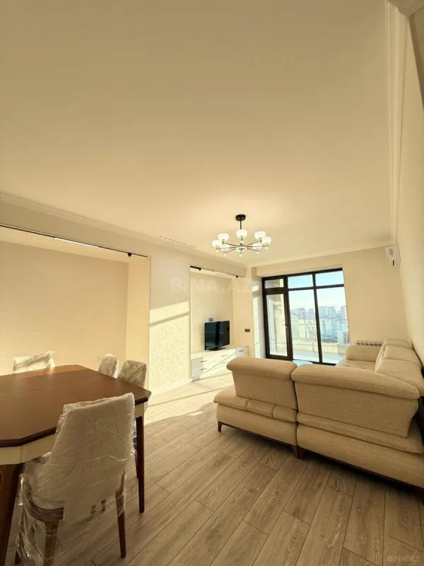 Kirayə verilir 3 otaqlı mənzil 147 m²