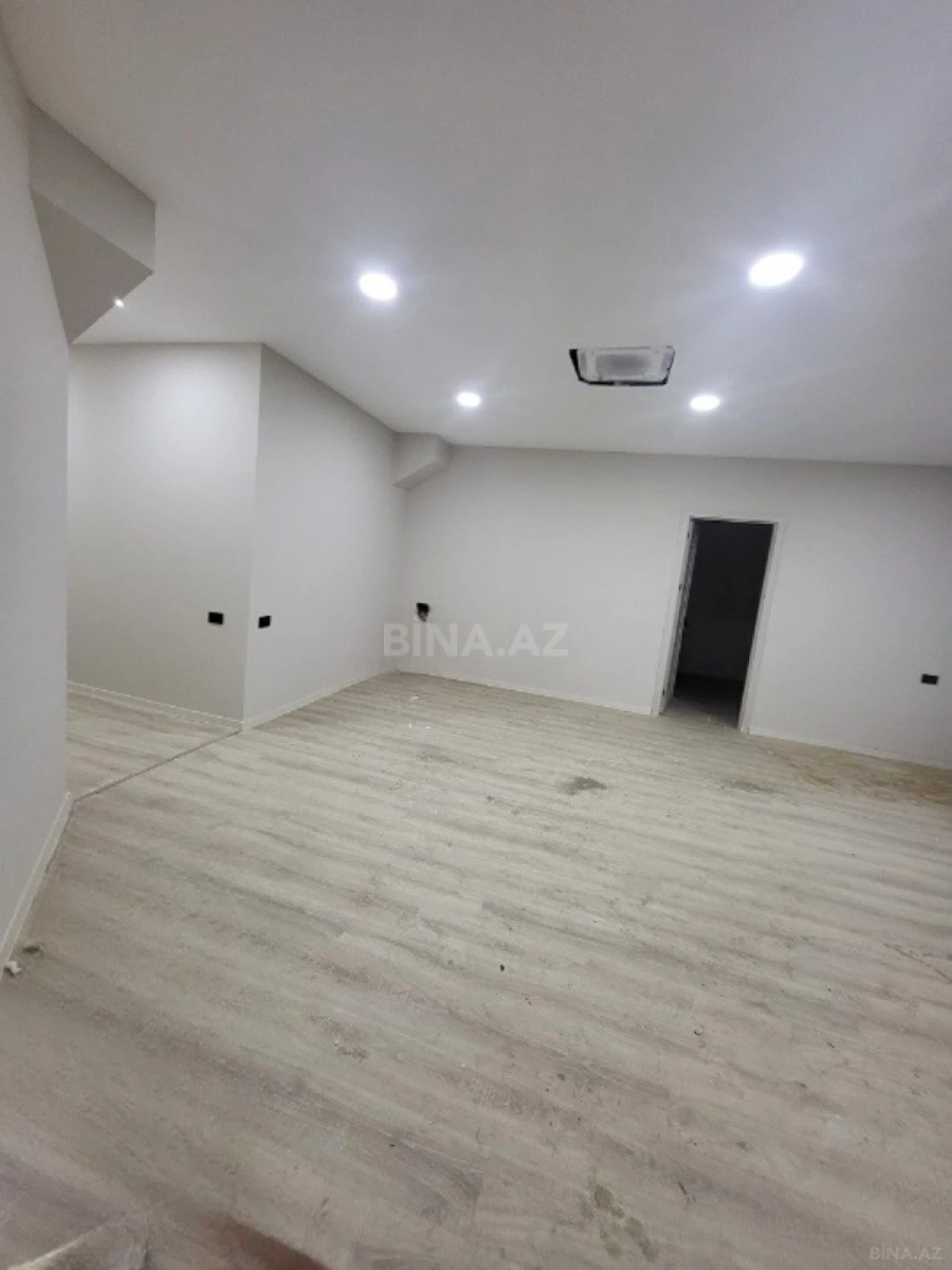 Kirayə verilir 9 otaqlı ofis 476 m²