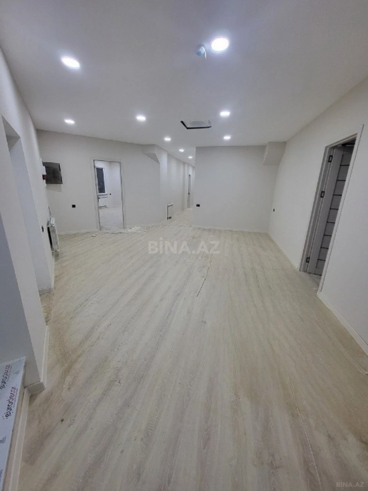 Kirayə verilir 9 otaqlı ofis 476 m²