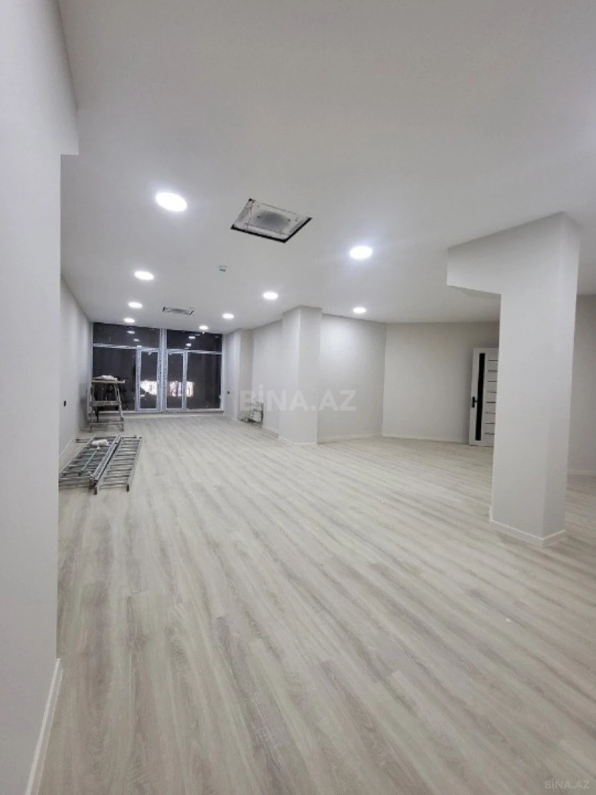 Kirayə verilir 9 otaqlı ofis 476 m²