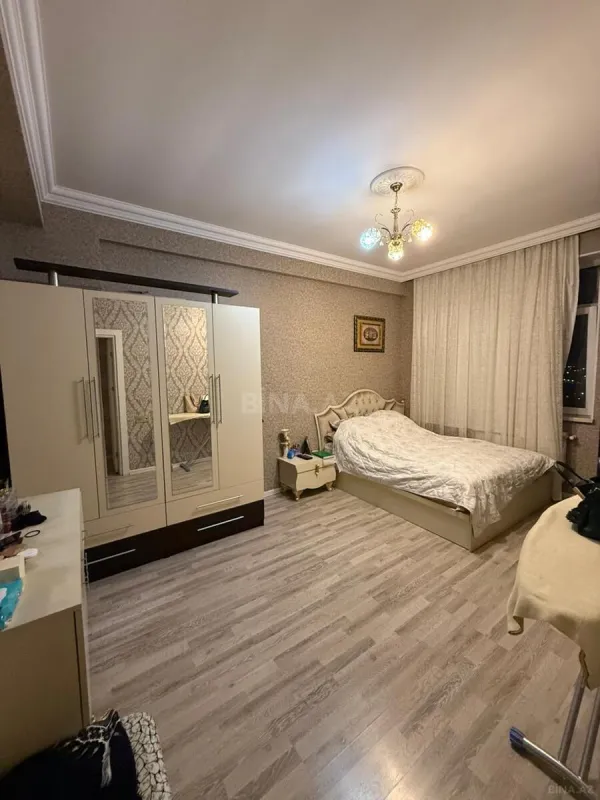 Satılır 3 otaqlı mənzil 105 m²