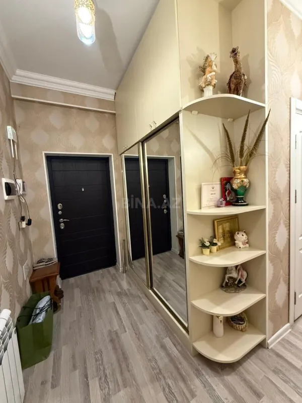 Satılır 3 otaqlı mənzil 105 m²