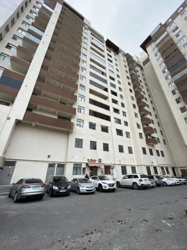 Satılır 3 otaqlı mənzil 105 m²